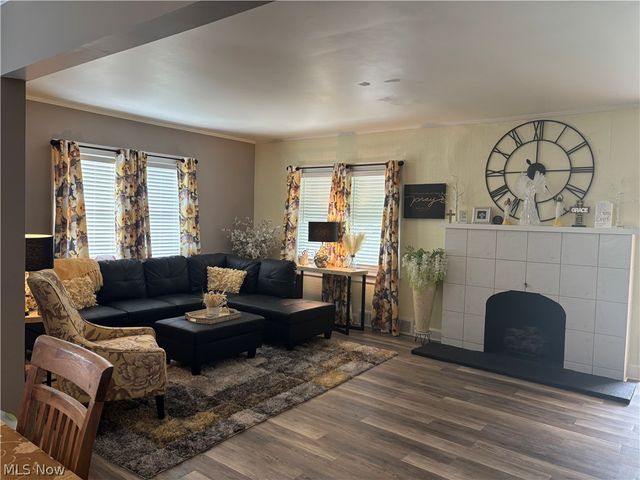1111 Colonial Boulevard NE, Canton, OH 44714