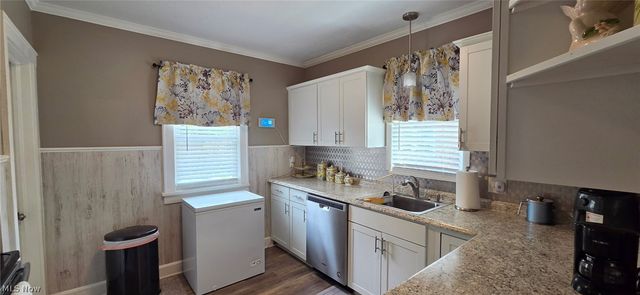 1111 Colonial Boulevard NE, Canton, OH 44714