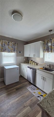 1111 Colonial Boulevard NE, Canton, OH 44714