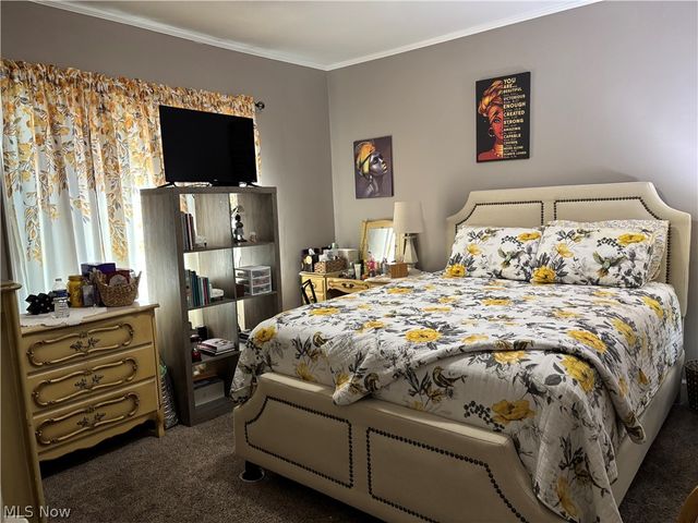 1111 Colonial Boulevard NE, Canton, OH 44714