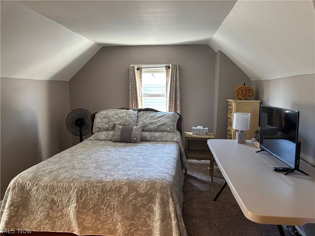 1111 Colonial Boulevard NE, Canton, OH 44714