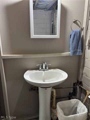 1111 Colonial Boulevard NE, Canton, OH 44714
