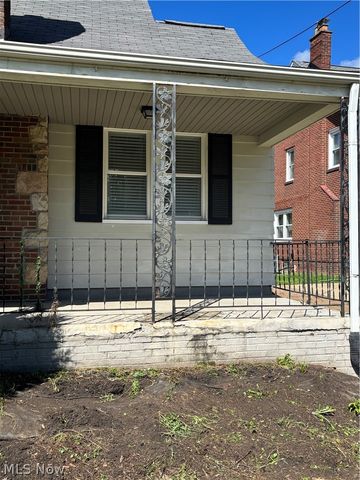 1111 Colonial Boulevard NE, Canton, OH 44714