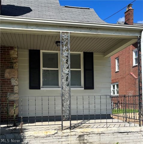 1111 Colonial Boulevard NE, Canton, OH 44714