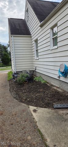 1111 Colonial Boulevard NE, Canton, OH 44714