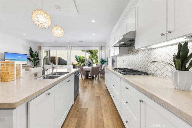 67 Runner, Irvine, CA 92620