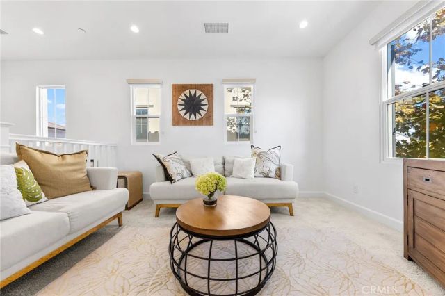 67 Runner, Irvine, CA 92620