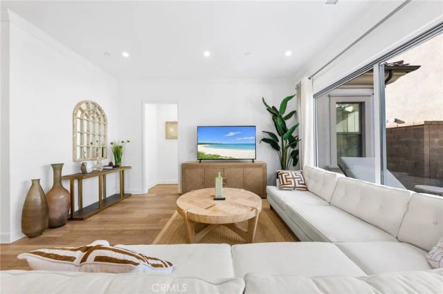 67 Runner, Irvine, CA 92620