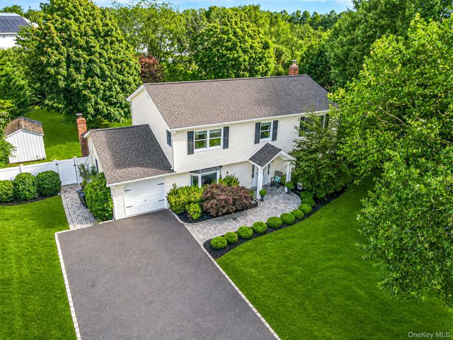 64 Plymouth Avenue, Mount Sinai, NY 11766