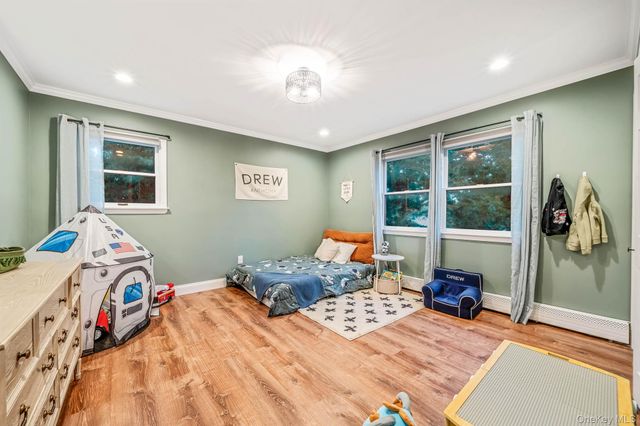 64 Plymouth Avenue, Mount Sinai, NY 11766