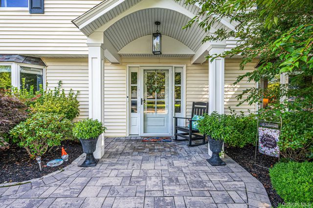 64 Plymouth Avenue, Mount Sinai, NY 11766