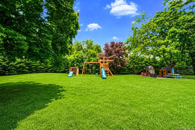 64 Plymouth Avenue, Mount Sinai, NY 11766