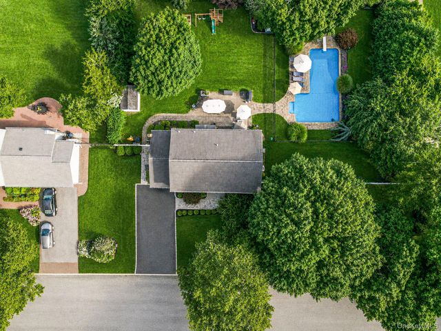 64 Plymouth Avenue, Mount Sinai, NY 11766