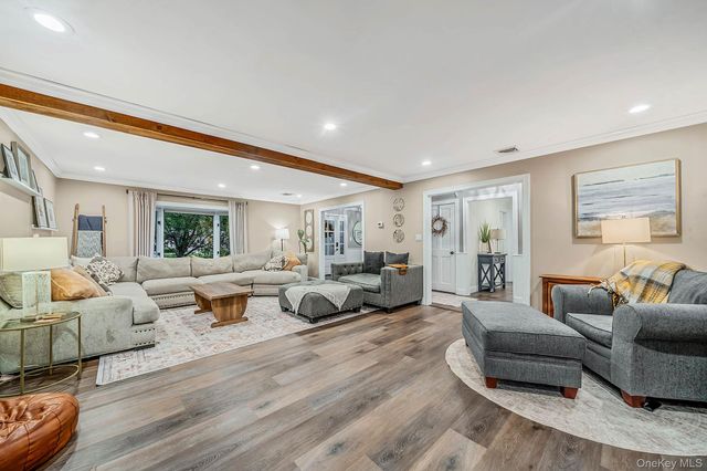 64 Plymouth Avenue, Mount Sinai, NY 11766