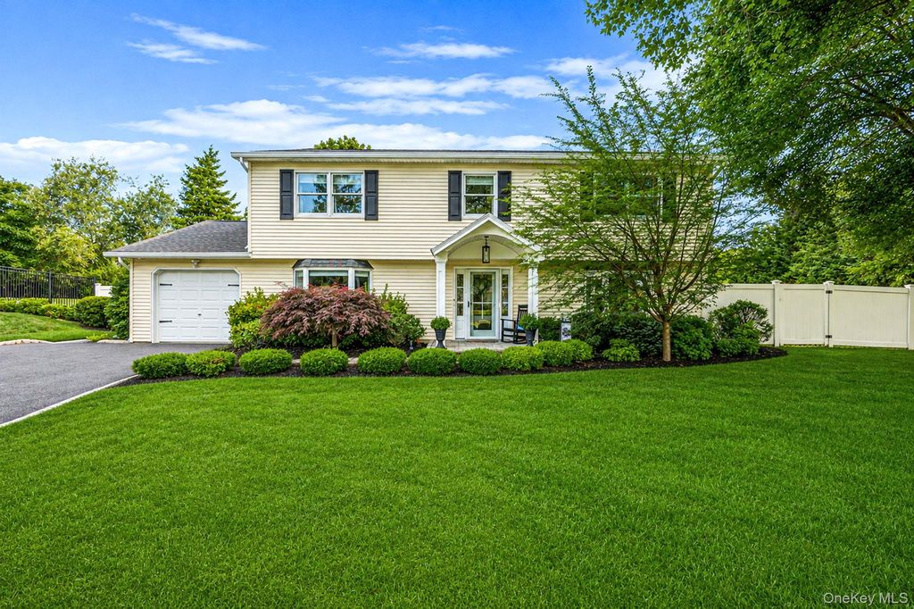 64 Plymouth Avenue, Mount Sinai, NY 11766