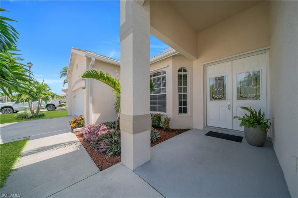 11142 Lakeland CIR, FORT MYERS, FL 33913 — photo 4