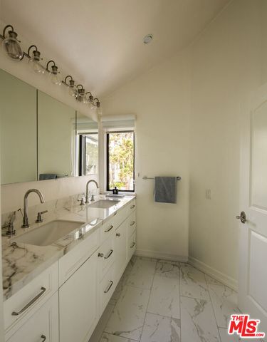 1248 23rd Street 1, Santa Monica, CA 90404