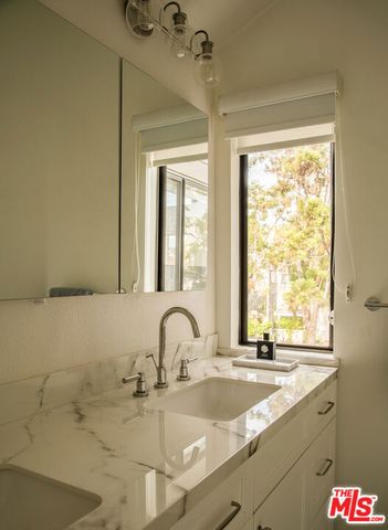 1248 23rd Street 1, Santa Monica, CA 90404