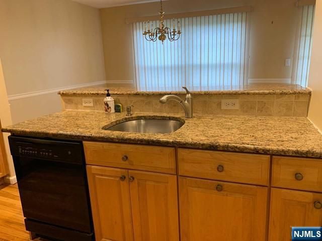 305 Central Park Place, Ramsey, NJ 07446