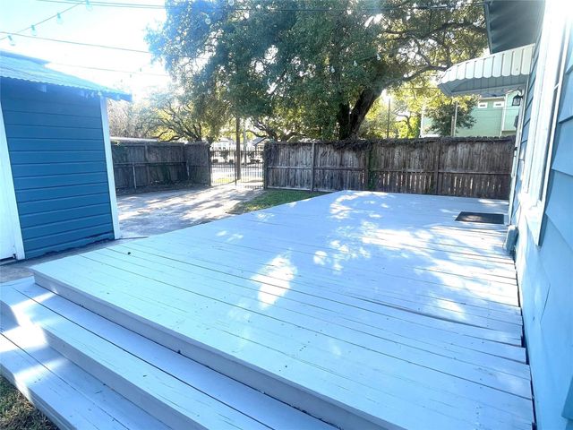 1142 Dunbar Street, Houston, TX 77009