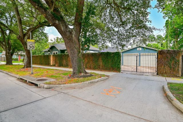 1142 Dunbar Street, Houston, TX 77009