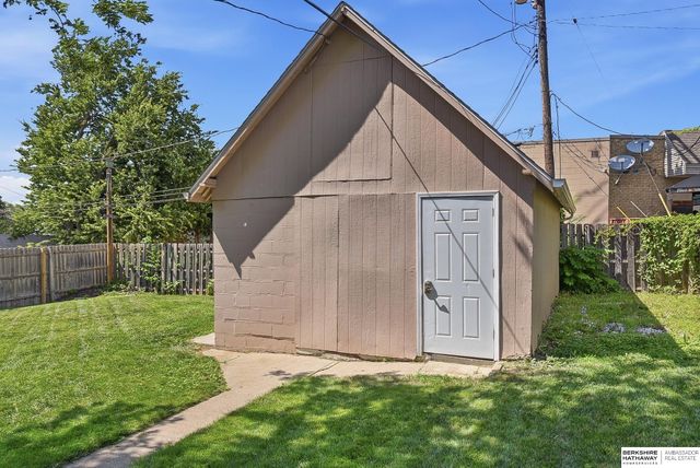 6310 Wirt Street, Omaha, NE 68104