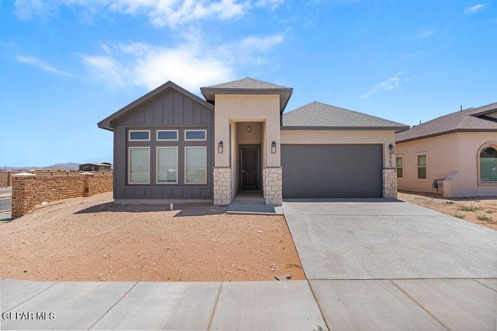 3752 Peak Place, El Paso, TX 79938