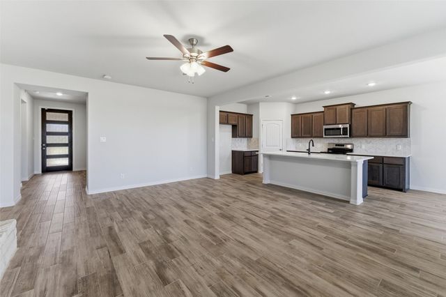 1233 Sabine River Lane, Springtown, TX 76082