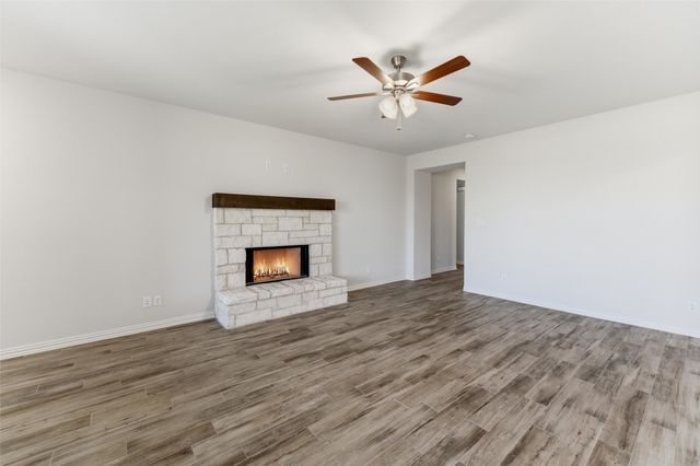 1233 Sabine River Lane, Springtown, TX 76082