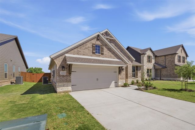 1233 Sabine River Lane, Springtown, TX 76082