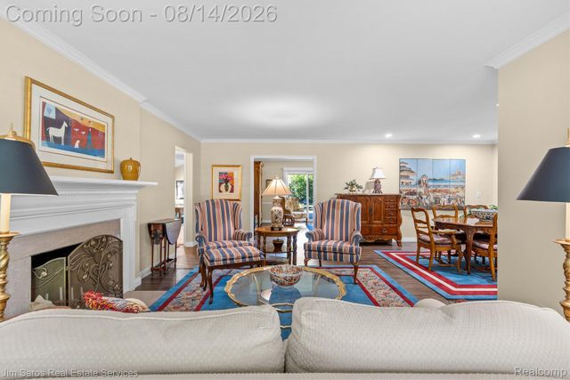 29 Hampton Road, Village Of Grosse Pointe Shores, MI 48236
