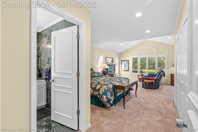 29 Hampton Road, Village Of Grosse Pointe Shores, MI 48236