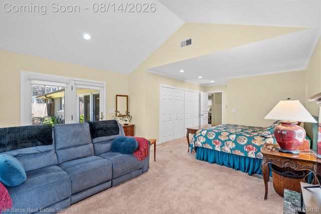 29 Hampton Road, Village Of Grosse Pointe Shores, MI 48236