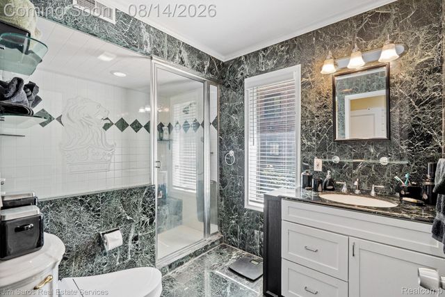 29 Hampton Road, Village Of Grosse Pointe Shores, MI 48236