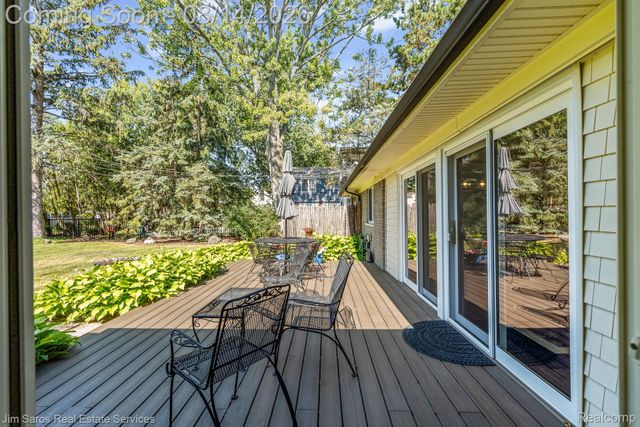 29 Hampton Road, Village Of Grosse Pointe Shores, MI 48236