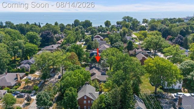 29 Hampton Road, Village Of Grosse Pointe Shores, MI 48236