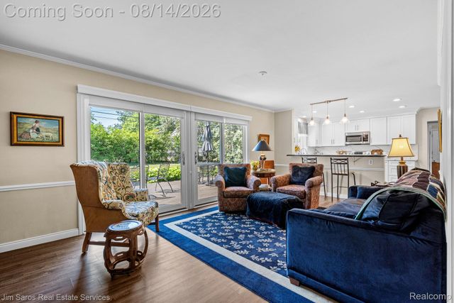 29 Hampton Road, Village Of Grosse Pointe Shores, MI 48236