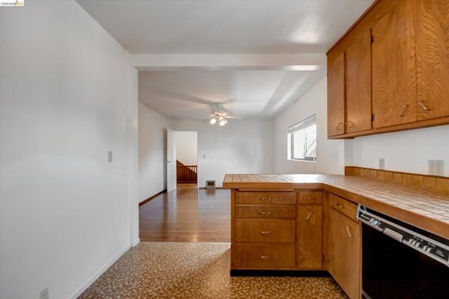 5570 Taft Ave, Oakland, CA 94618