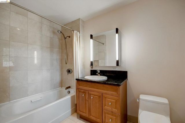 5570 Taft Ave, Oakland, CA 94618