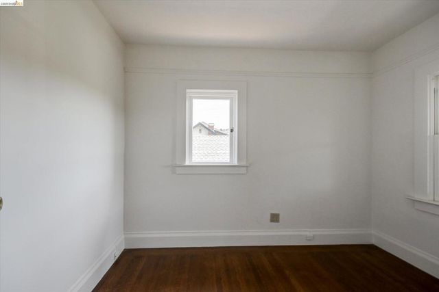 5570 Taft Ave, Oakland, CA 94618