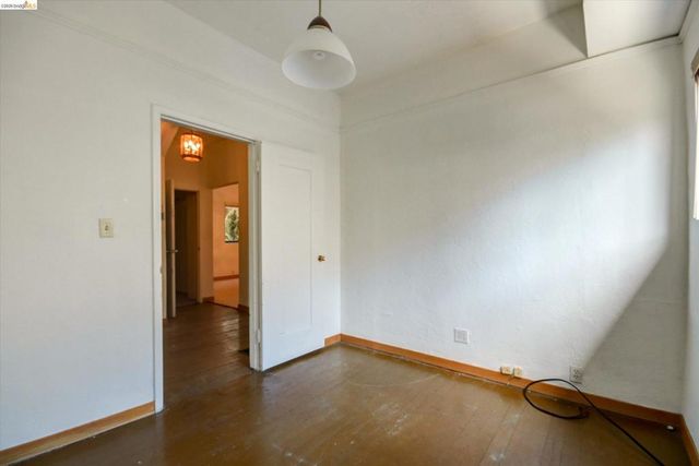 5570 Taft Ave, Oakland, CA 94618