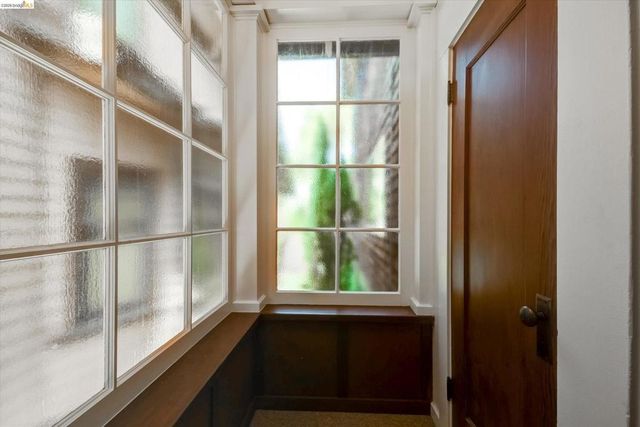 5570 Taft Ave, Oakland, CA 94618