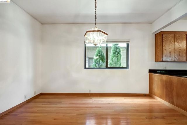 5570 Taft Ave, Oakland, CA 94618