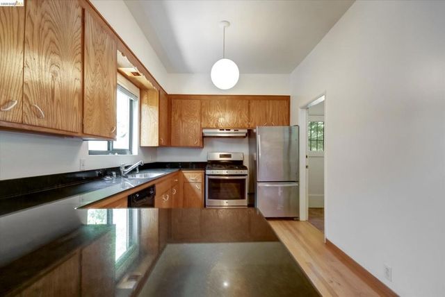 5570 Taft Ave, Oakland, CA 94618