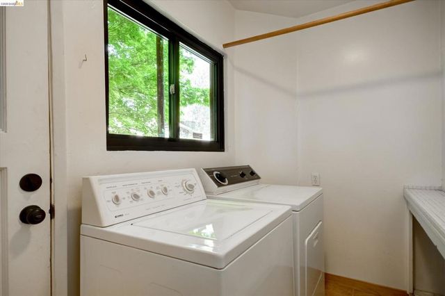 5570 Taft Ave, Oakland, CA 94618