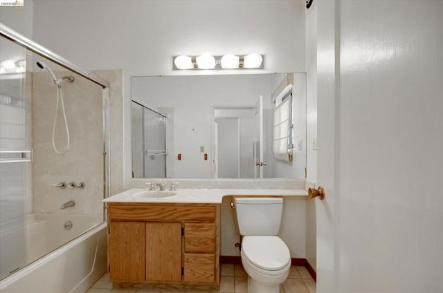 5570 Taft Ave, Oakland, CA 94618