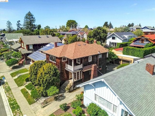 5570 Taft Ave, Oakland, CA 94618