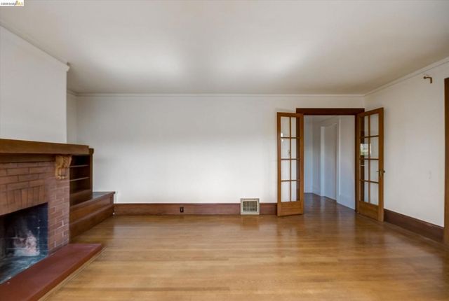 5570 Taft Ave, Oakland, CA 94618