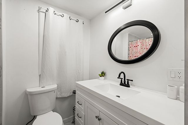 952 Bridge St, Lowell, MA 01850