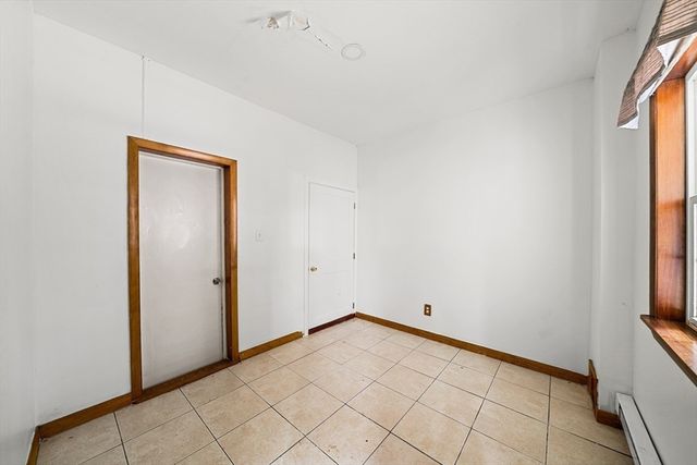 952 Bridge St, Lowell, MA 01850